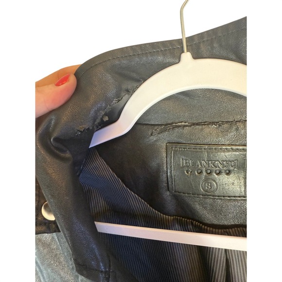 BLANKNYC Black Faux Leather Moto Jacket Quilted Shoulders Zipper Detail W Sm - Picture 5 of 6